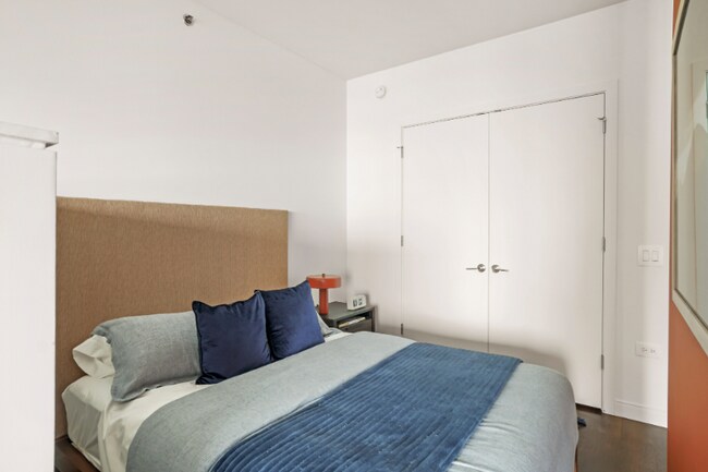 Photo - 445 E Waterside Dr