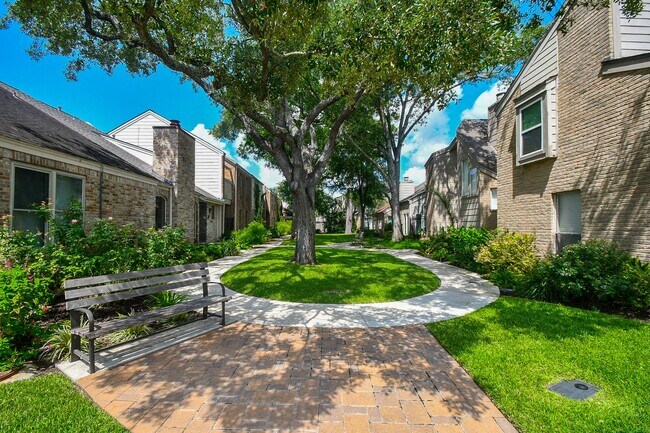 Building Photo - 12625 Memorial Dr Unit 65 Rental