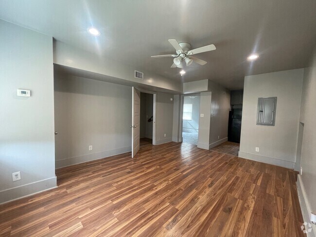Building Photo - 2129 16th St Unit 2 Rental