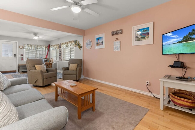 Photo - 24 Ashworth Ave Unit ID1333579P