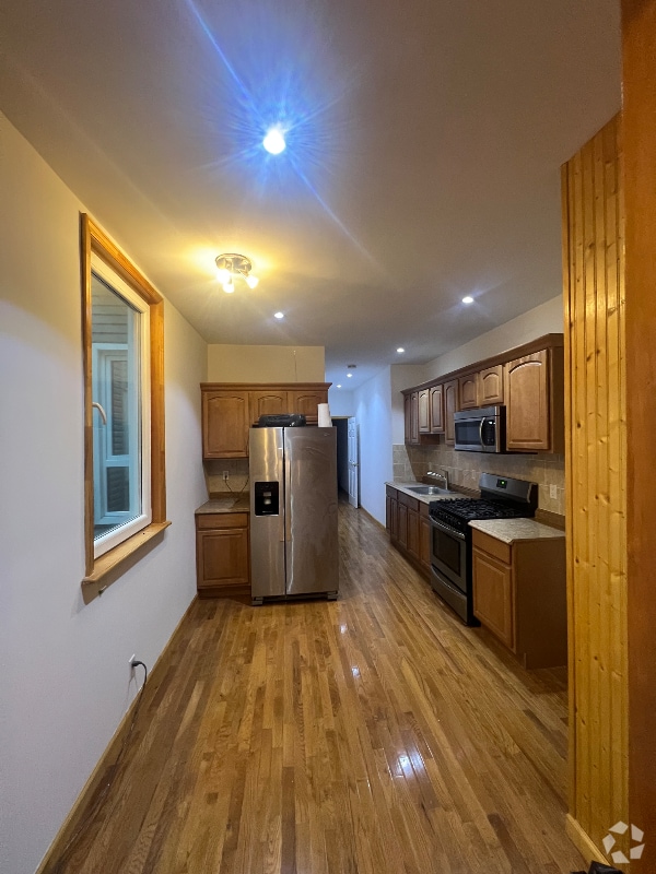 Building Photo - 59-25 68th Ave Rental