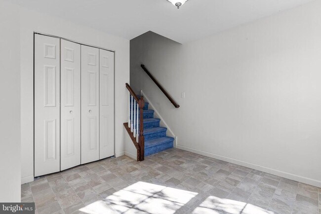2109 Hayward Ave