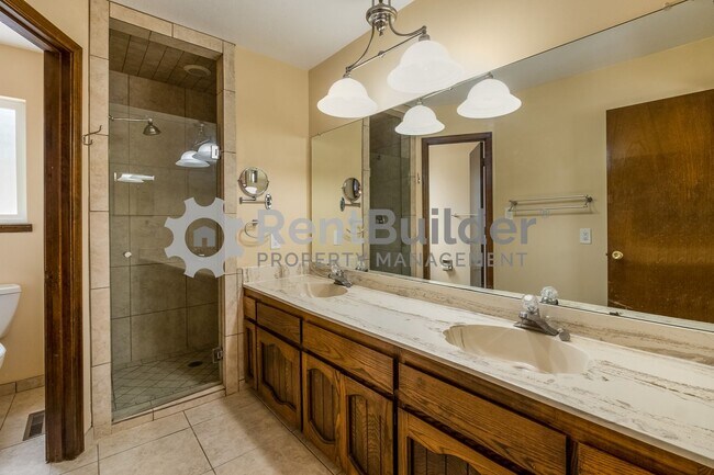 Photo - APPLY TODAY!