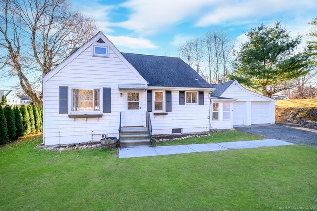 Photo - 34 Alpine St