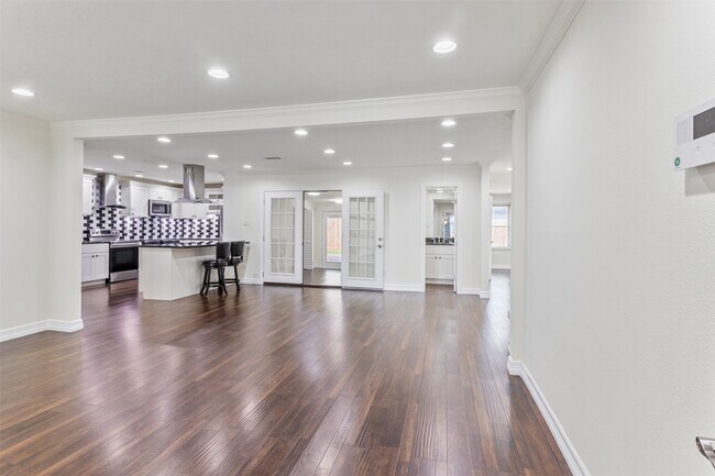 Photo - 1918 Crestdale Dr