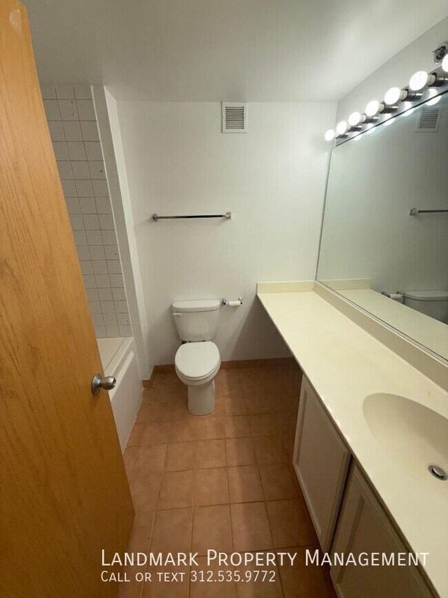 Photo - 1250 W Van Buren St Unit 202