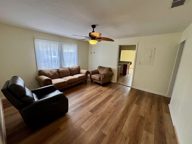 Photo - 352 Bonita St