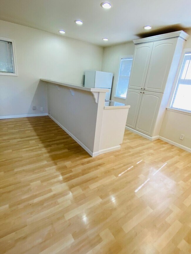 Photo - One Bedroom Cottage Style Home in Central Everett Unit 3