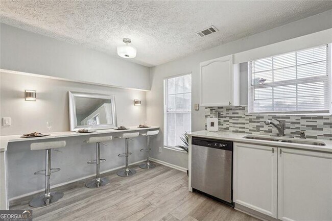 Photo - 707 Fair Harbor Dr