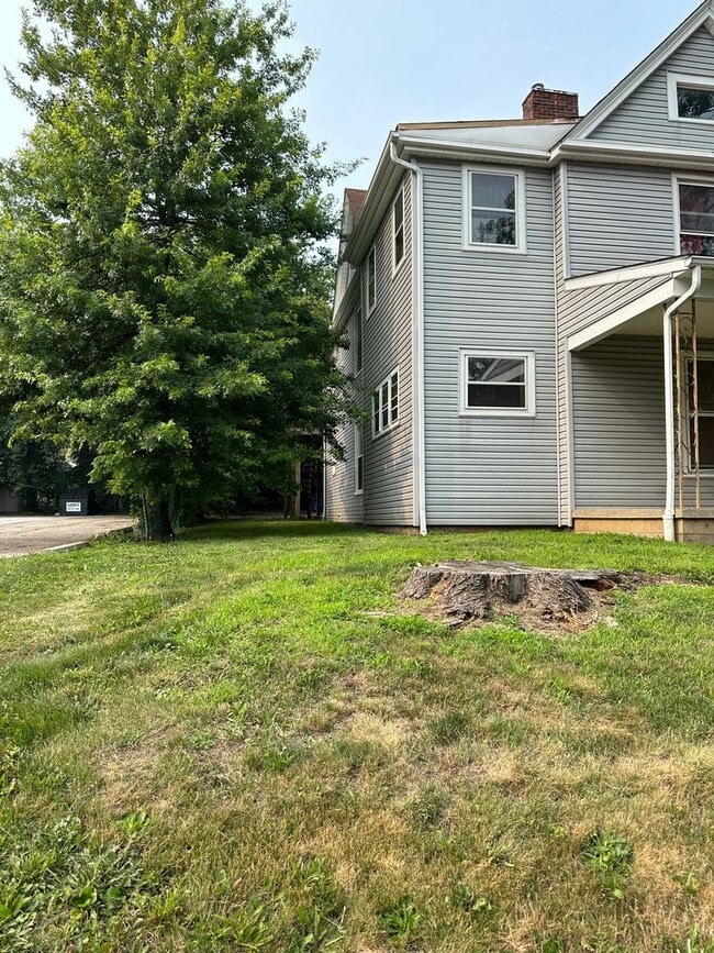 Photo - 605 E Buchtel Ave Unit #3