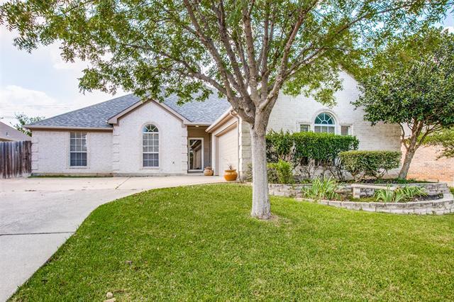 Photo - 14 Enchanted Ct