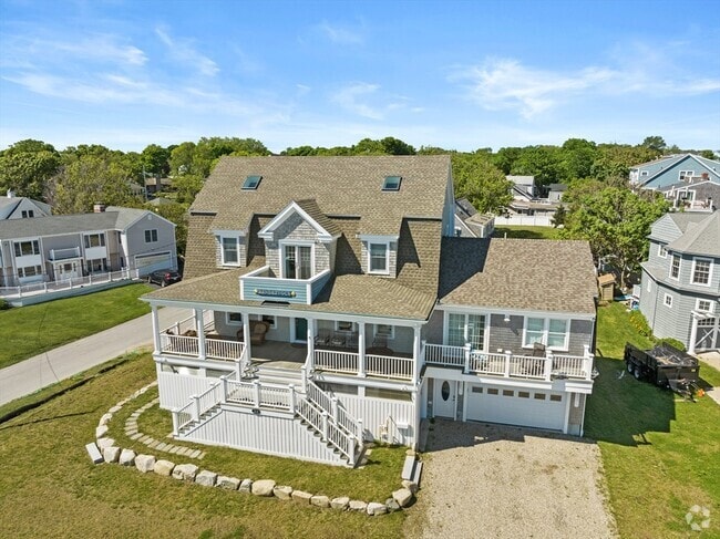 Building Photo - 33 Oceanside Dr Rental