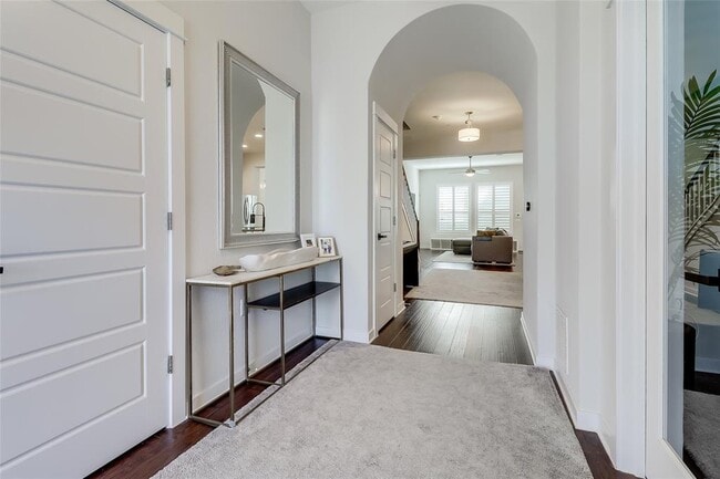 Photo - 4121 Berkman Dr