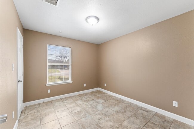 Photo - 5647 Belmark St