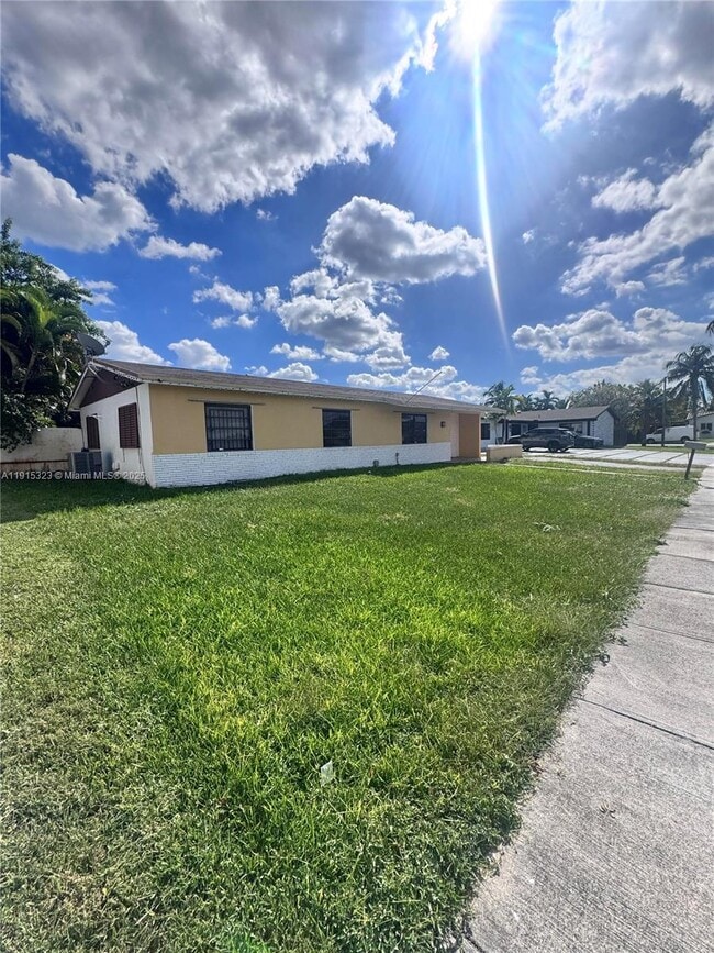 Photo - 2715 SW 119th Ct House