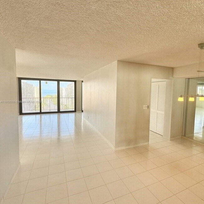 Photo - 290 174th St St Unit 2010