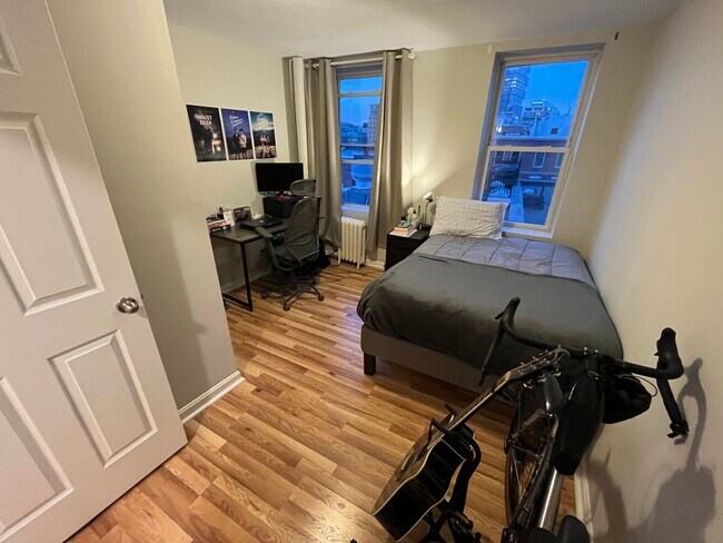 Photo - 233 Hanover St