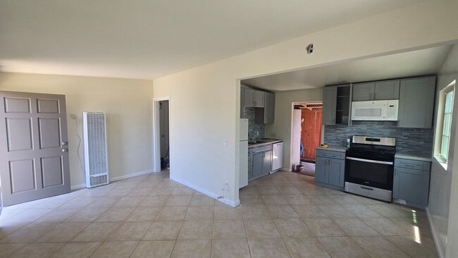 Photo - 336-338 DAISY AVE Unit 336