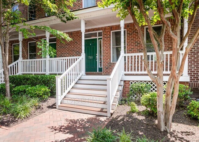 Photo - 711 S Laurel St House