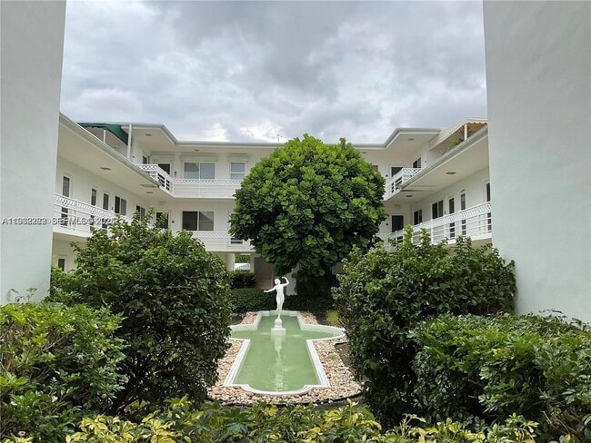 Building Photo - 9920 Collins Ave Unit 16