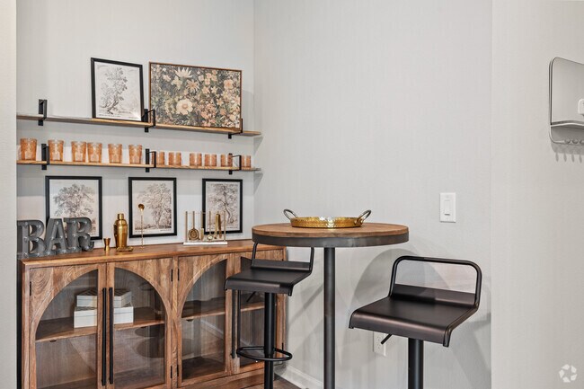 2BR, 2BA - 1,235SF - Dining
