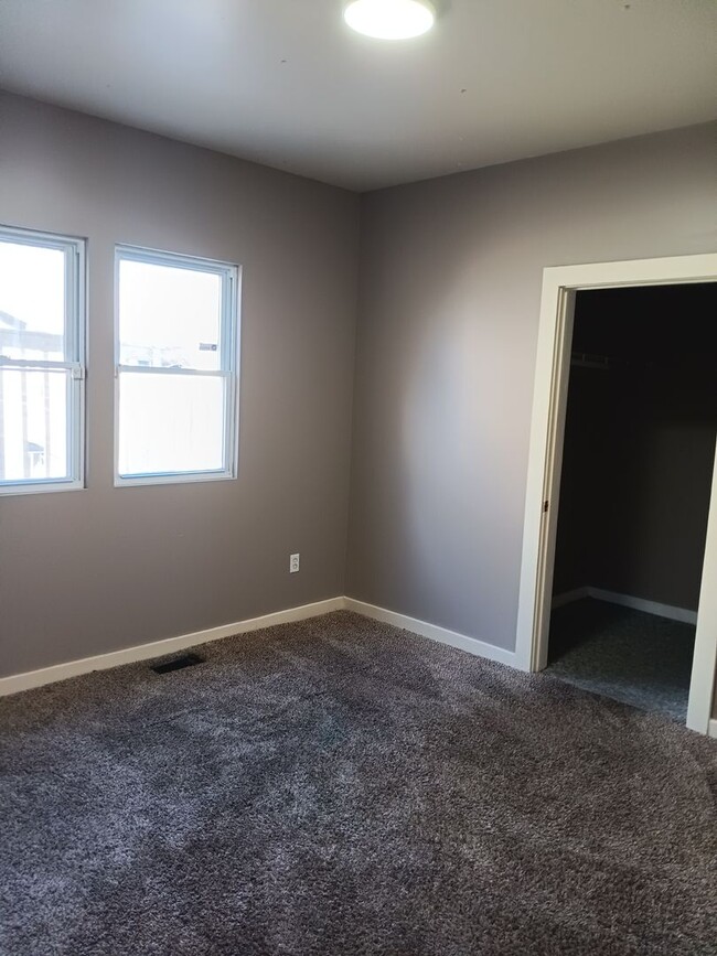 Building Photo - Rentschler Duplex Unit Down Rental