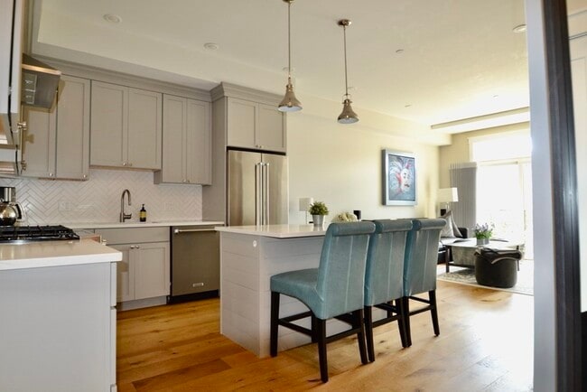 Building Photo - 29 Woodbine St Unit 206 Rental