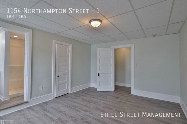 Photo - 1154 Northampton St Unit 1