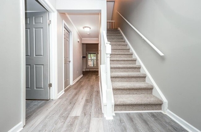 Photo - 5031 Bell Dr SE