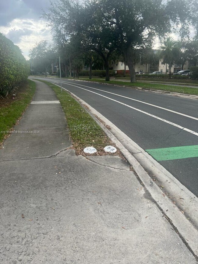 Photo - 500 Executive Center Dr Unit 2G