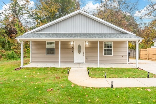 Photo - 4Bd/ 2Bath Ranch Style home mins from Downtown Burlington