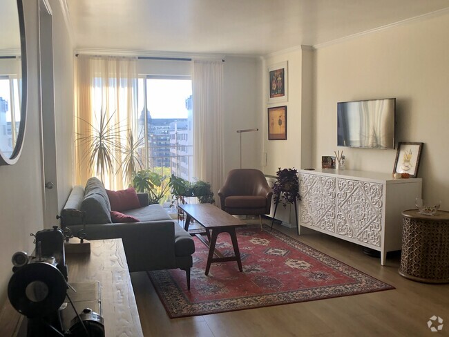 Living Room - 1239 Vermont Ave NW Unit 1007 Rental