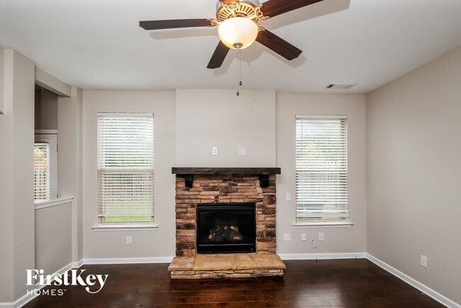 Photo - 1234 Silvercrest Ct SW