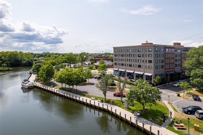 Photo - 221 E Main St Unidad 316