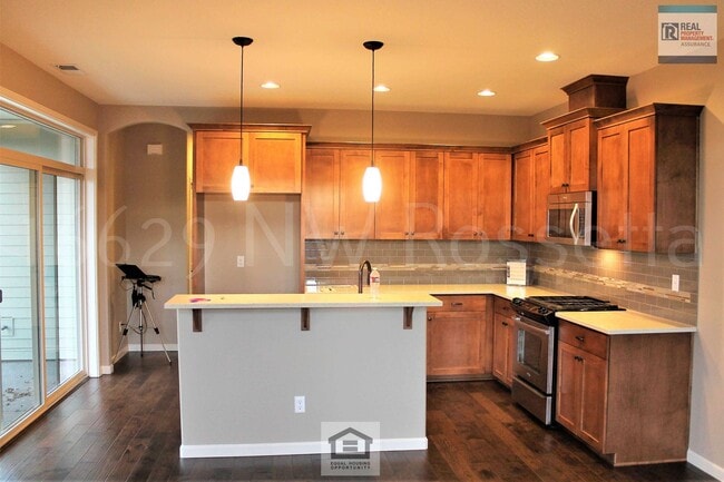 Photo - Beautiful 3 BR/2.5 BA Home in Desirable Bethany Neighborhood