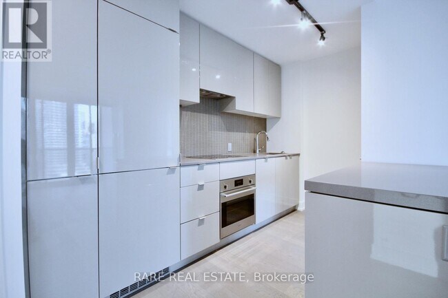 Photo - 7 Grenville St Unit 2103