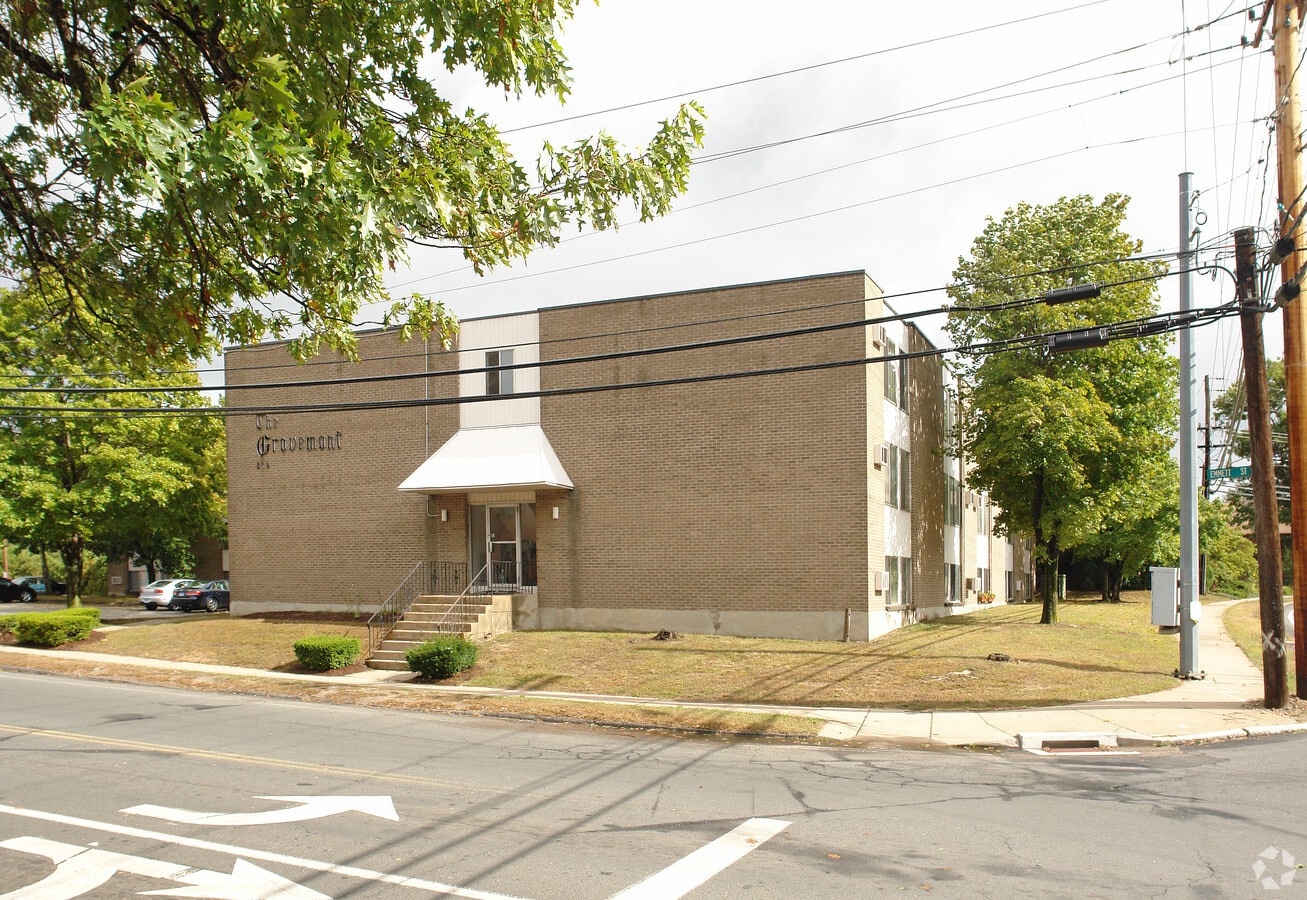 The Grovemont - The Grovemont Apartments