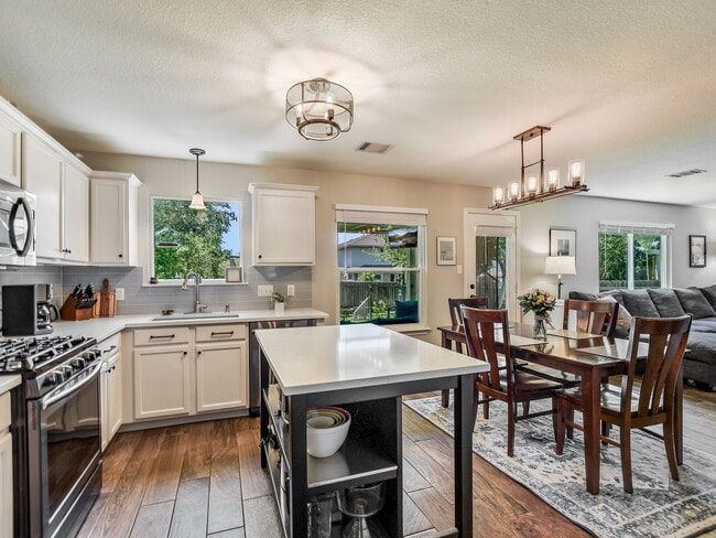 Photo - 1021 Doras Dr
