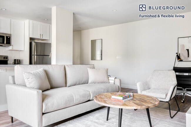 Photo - 17200 Burbank Blvd Unit FL2-ID947