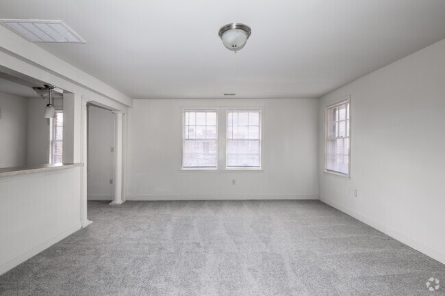 Unit 3 - Studio - 725SF - Living Room