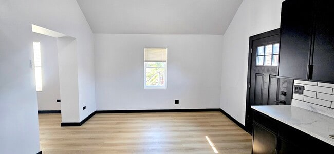 Photo - 1833 W 21st St Unit 2R