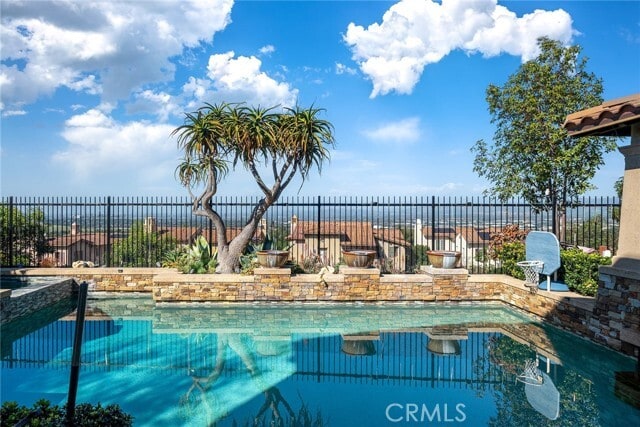 Building Photo - 19 Momento