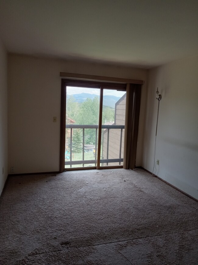 Photo - 252 Poplar Cir