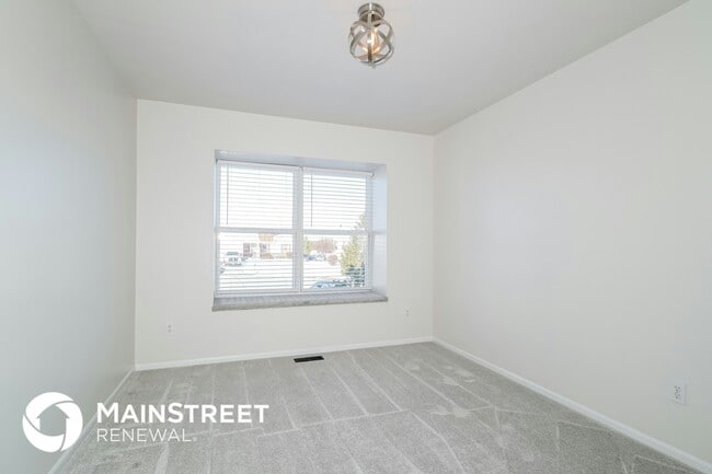 Photo - 503 W Northview Ct