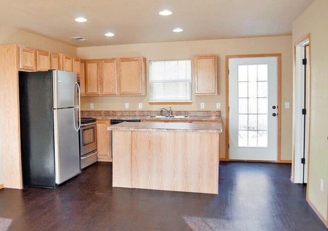 Photo - 213 S Rolling Woods Way