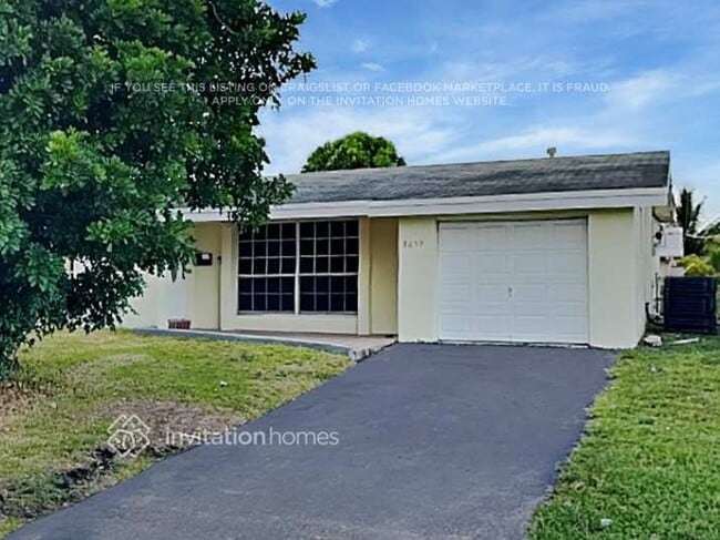Building Photo - 8659 Sheraton Dr Rental
