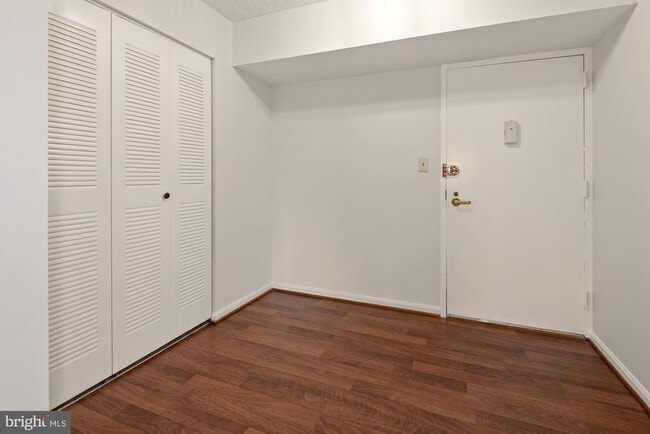 Photo - 3800 Powell Ln Unidad 813