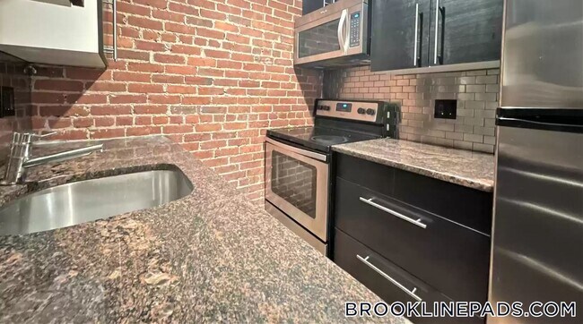 1203 Beacon St Unit 1
