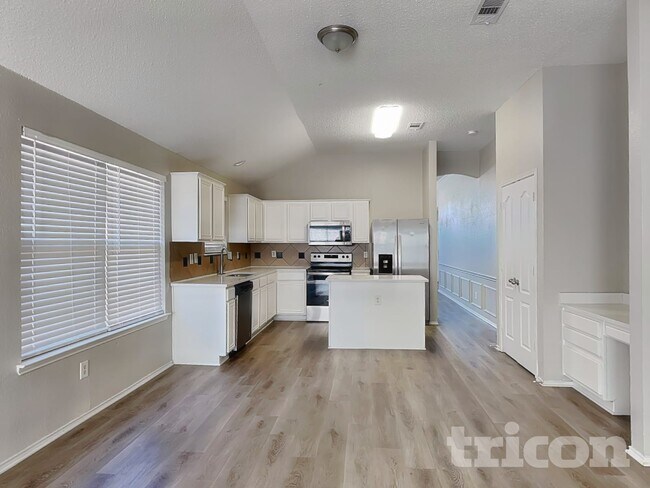 304 Dakota Dr