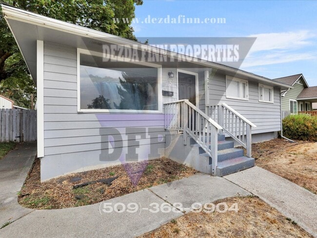 5 Bed, 2 Bath Home Conveniently Located in... - 5 Bed, 2 Bath Home Conveniently Located in...